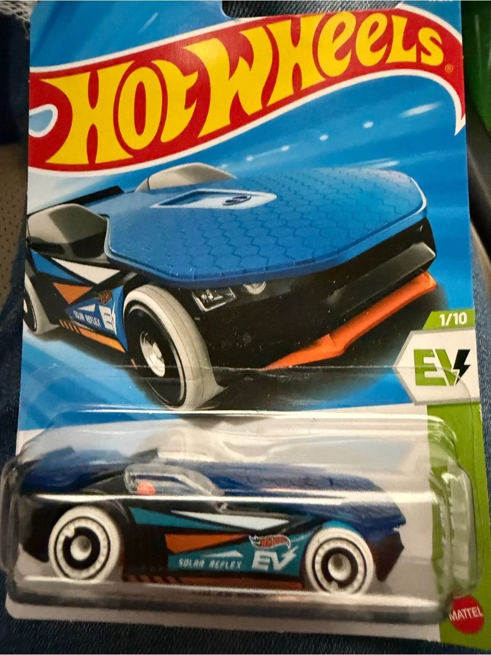 Hot Wheels/ Solar Reflex Blue Die-Cast Toy Car/Mattel